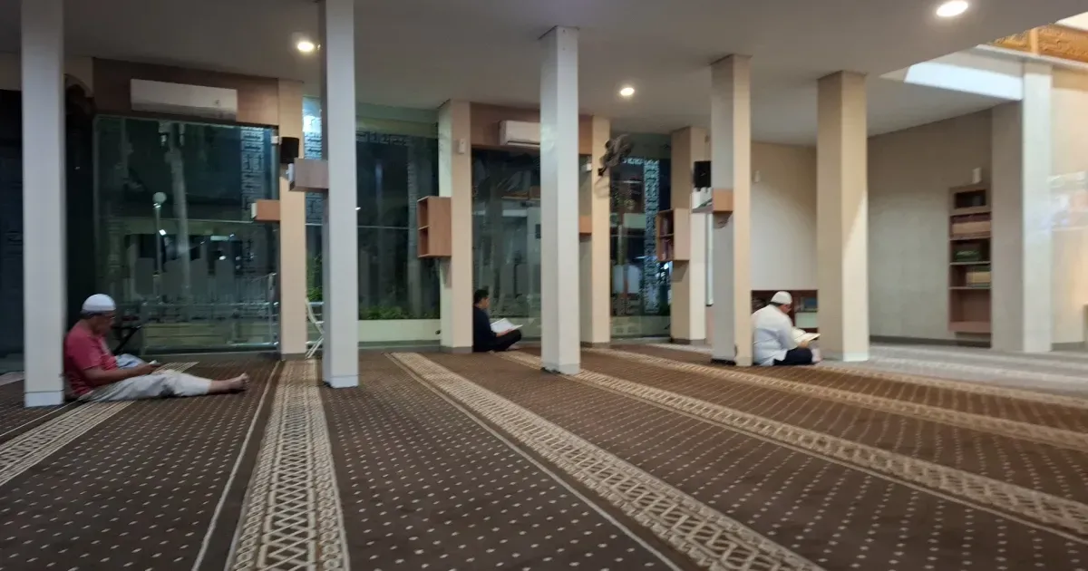 Mushola Subulus Salam: Tempat Beribadah yang Menyatu dengan Kehidupan Warga Cilacap